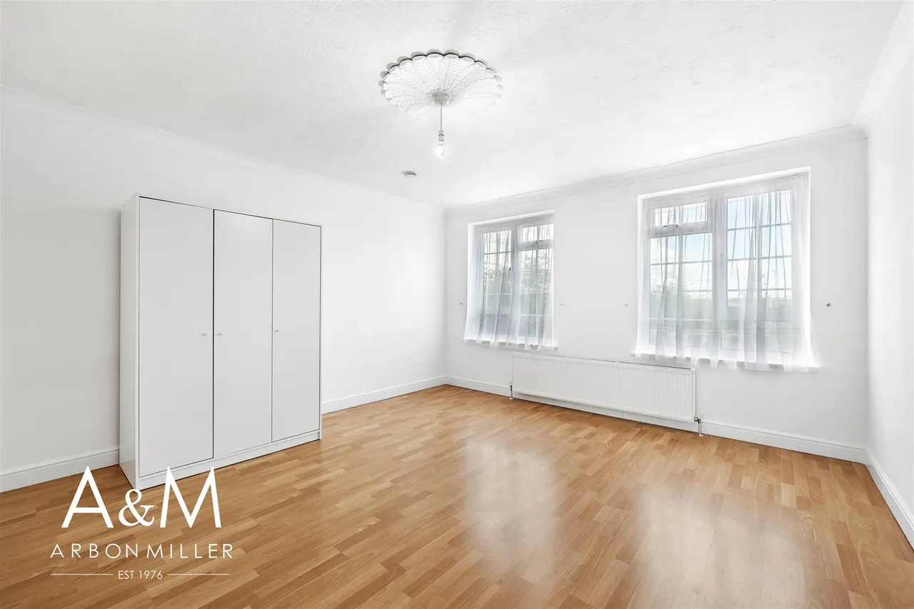 Lansbury Avenue, Chadwell Heath, Essex, Romford, RM66SD, photo 8