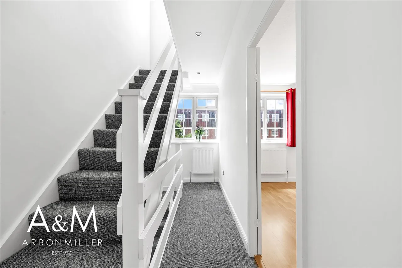 Lansbury Avenue, Chadwell Heath, Essex, Romford, RM66SD, photo 7