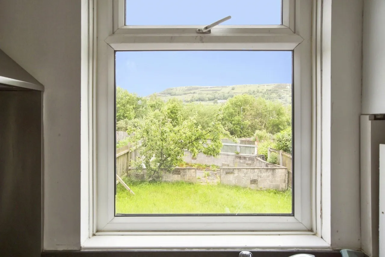 Ovenden Way, Halifax, HX3, photo 13