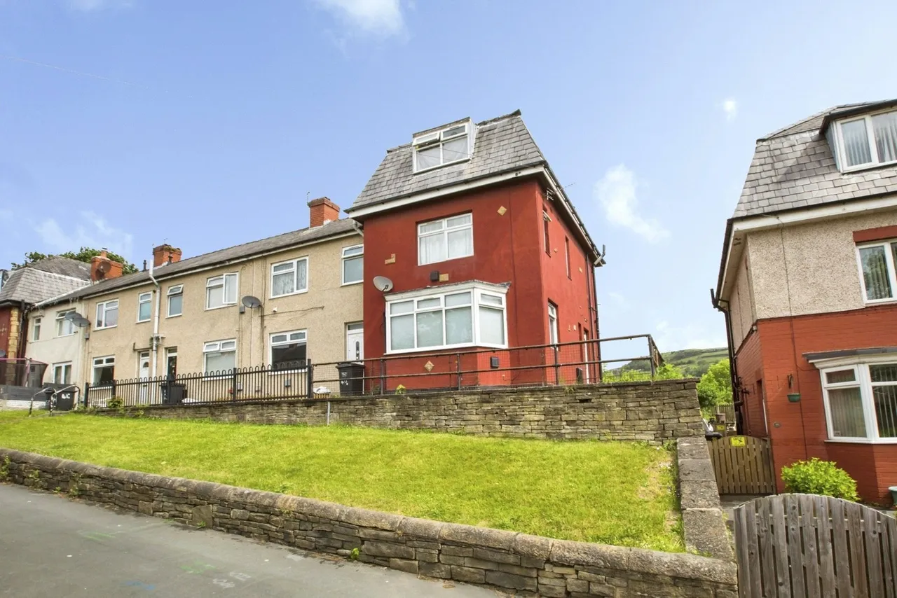 5 bed house for sale, Ovenden Way, Halifax, HX3