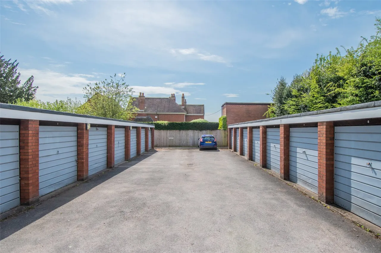 New Road, Bromsgrove, Worcestershire, B60 2LD, photo 11