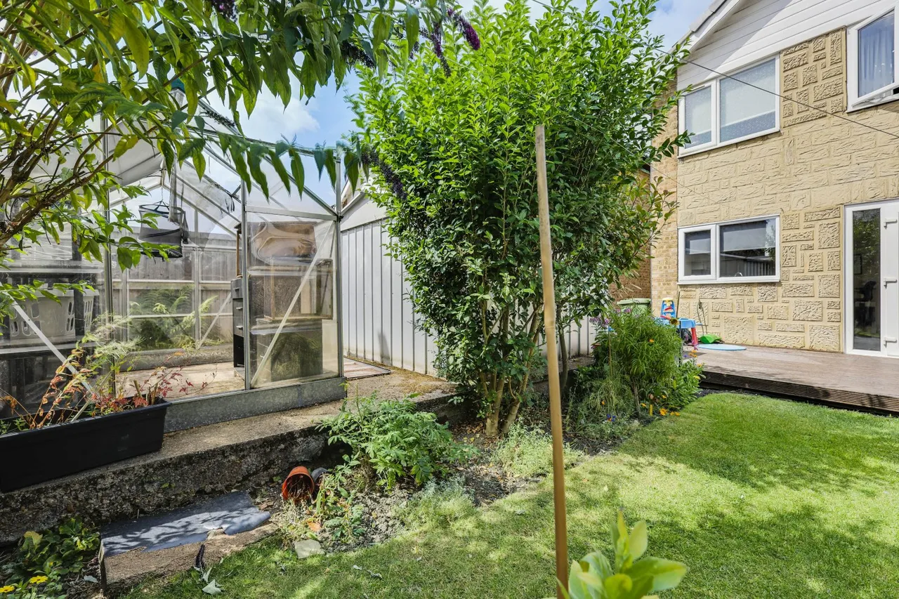 Merton Avenue, Farsley, LS28, photo 12