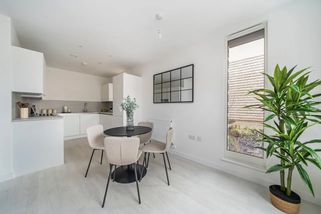 Perryfield Way, London, NW9, photo 5