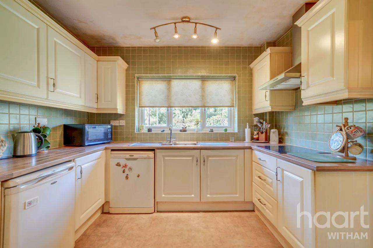 Collingwood Road, Witham, CM8, photo 5