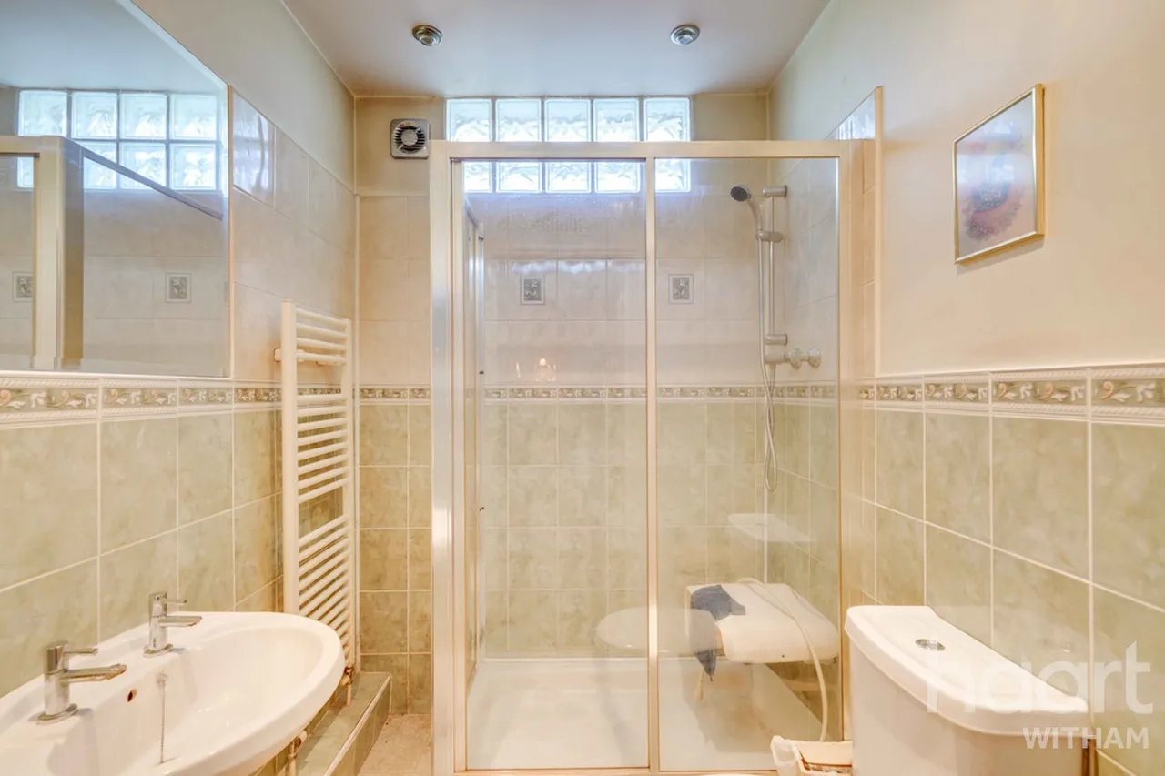 Collingwood Road, Witham, CM8, photo 10