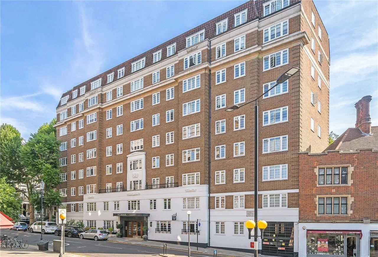 2 bed flat for sale — Vicarage Gate, London, W8