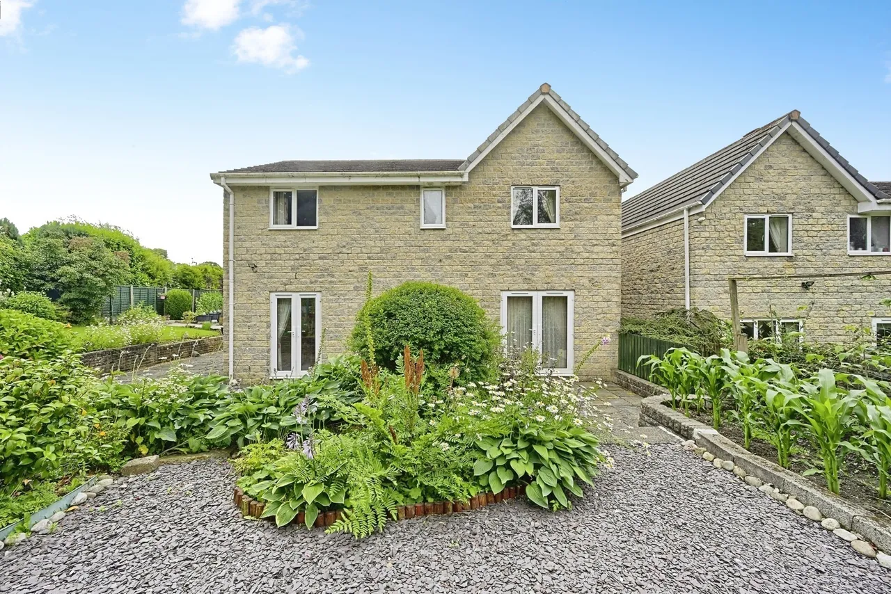 Eskdale Close, Burnley, Lancashire, BB10, photo 10