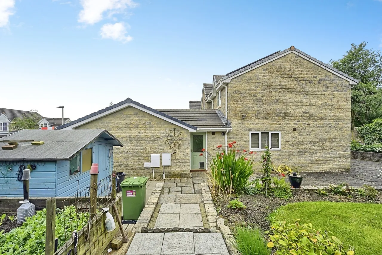 Eskdale Close, Burnley, Lancashire, BB10, photo 15