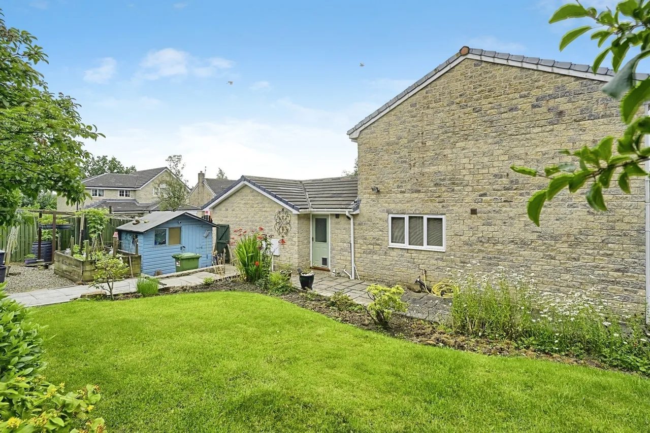 Eskdale Close, Burnley, Lancashire, BB10, photo 13