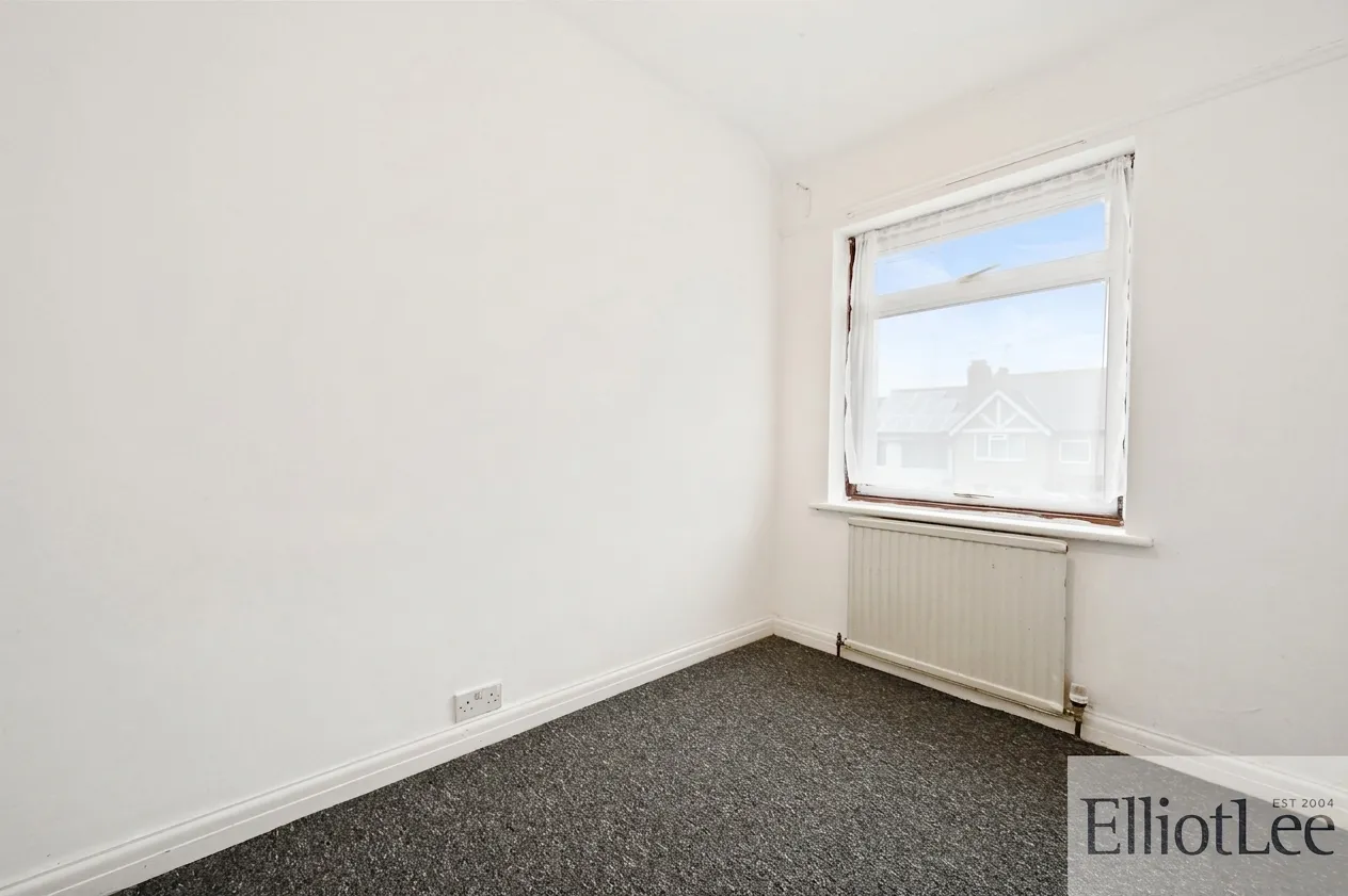 Robin Hood Way, Greenford, UB6, photo 8