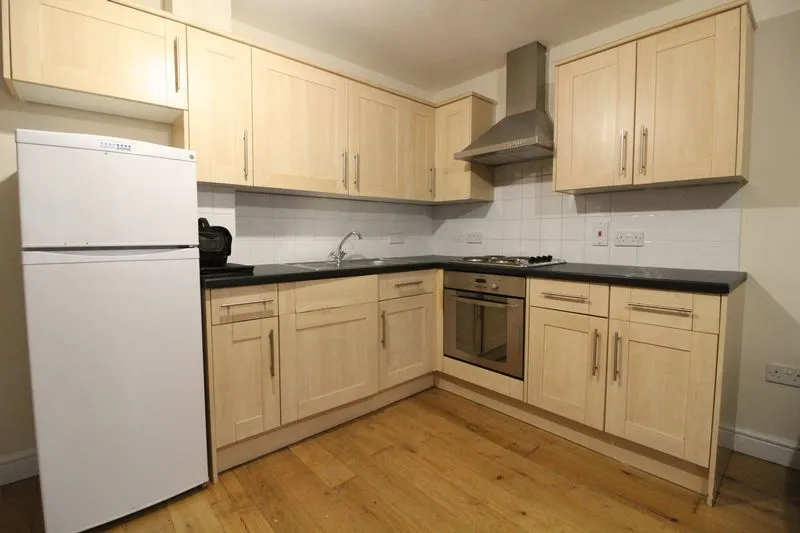 Russell Rise, Luton LU1 5EX, photo 3