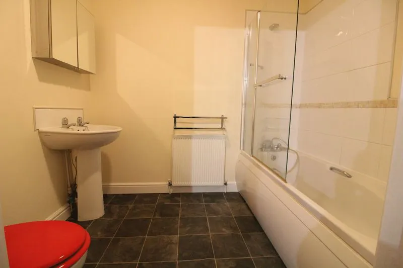 Russell Rise, Luton LU1 5EX, photo 5