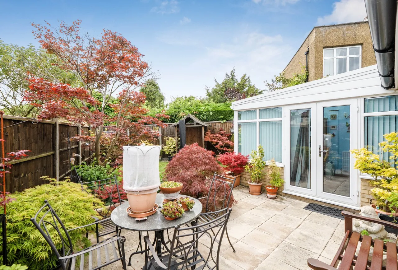 2 bed house for sale — Marlow Drive, Cheam, SM3 9AZ