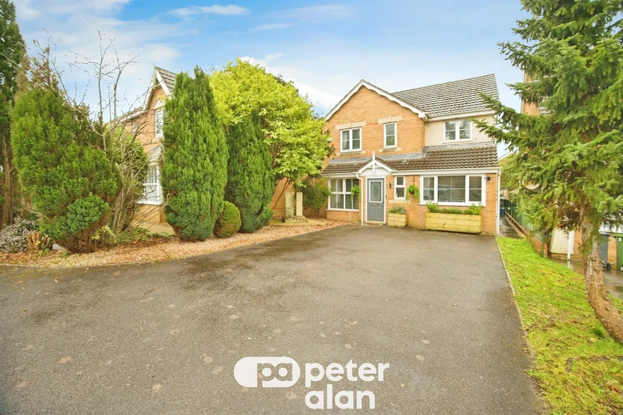 4 bed house for sale, Bassetts Field Cardiff, CF14
