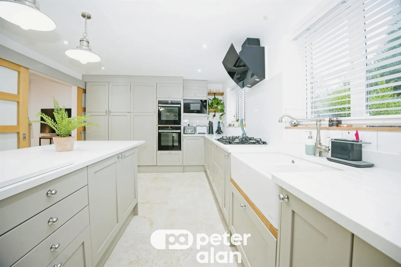 Bassetts Field Cardiff, CF14, photo 9