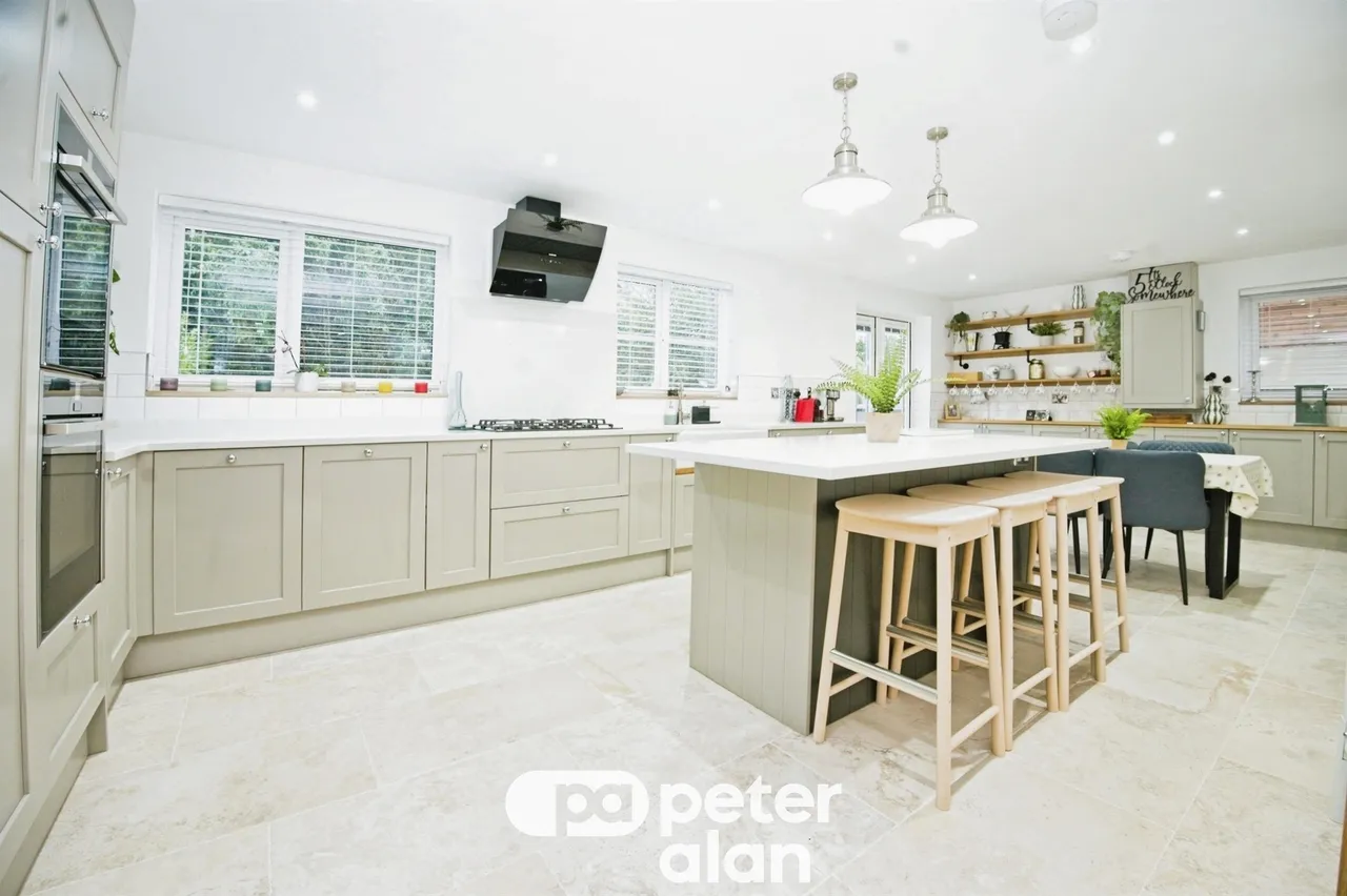 Bassetts Field Cardiff, CF14, photo 5