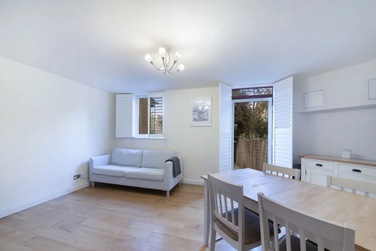 London, E1W, photo 9