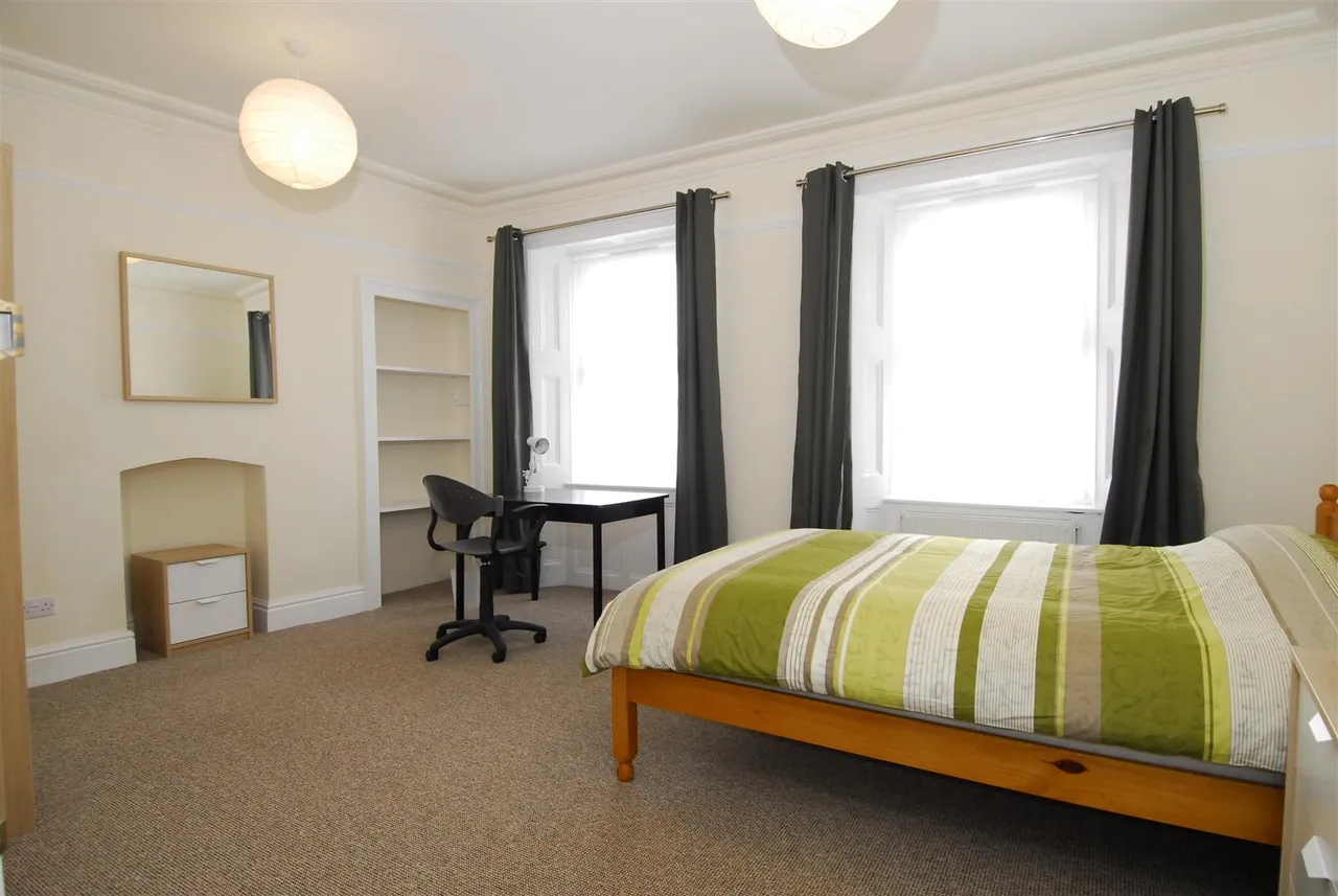 4 bed house to rent, Clifton Place, Plymouth