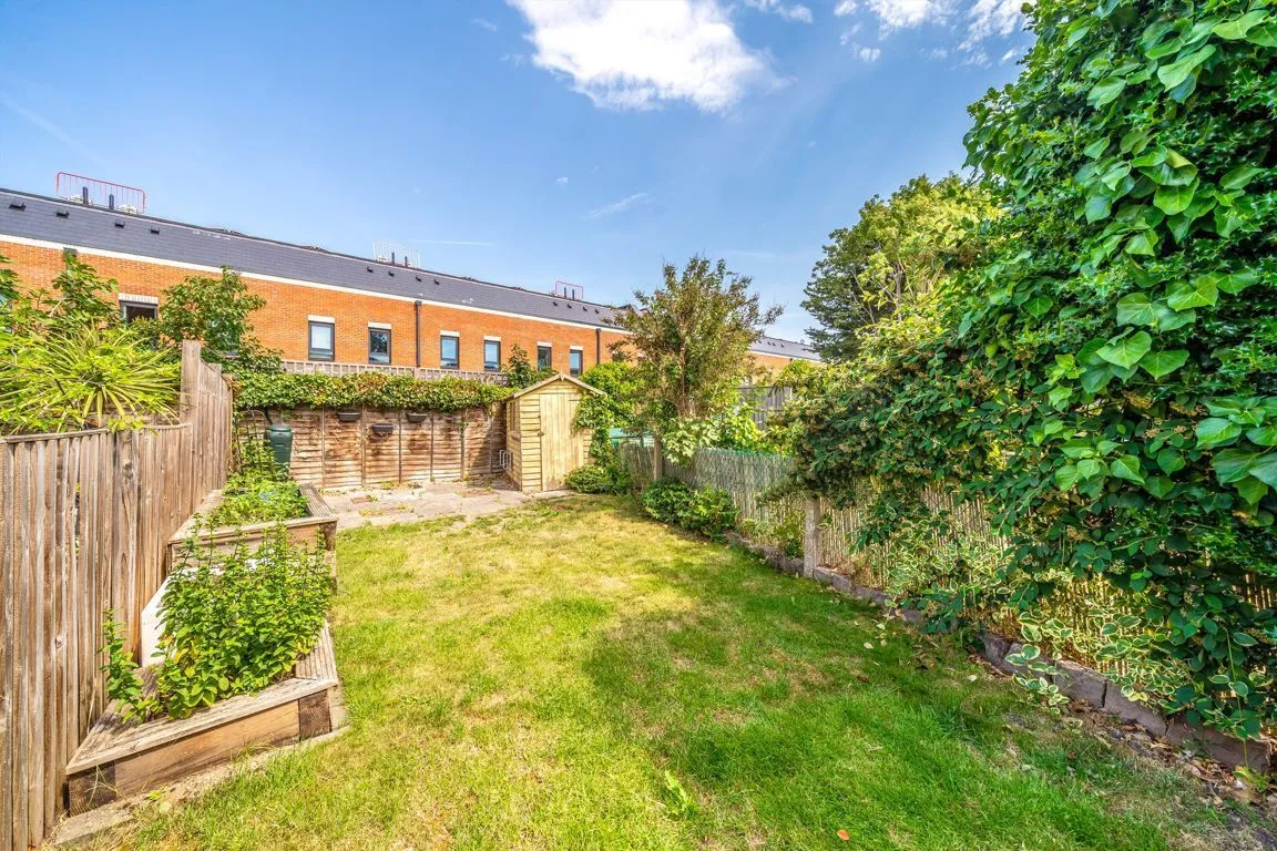 Craneford Way, TW2, photo 4