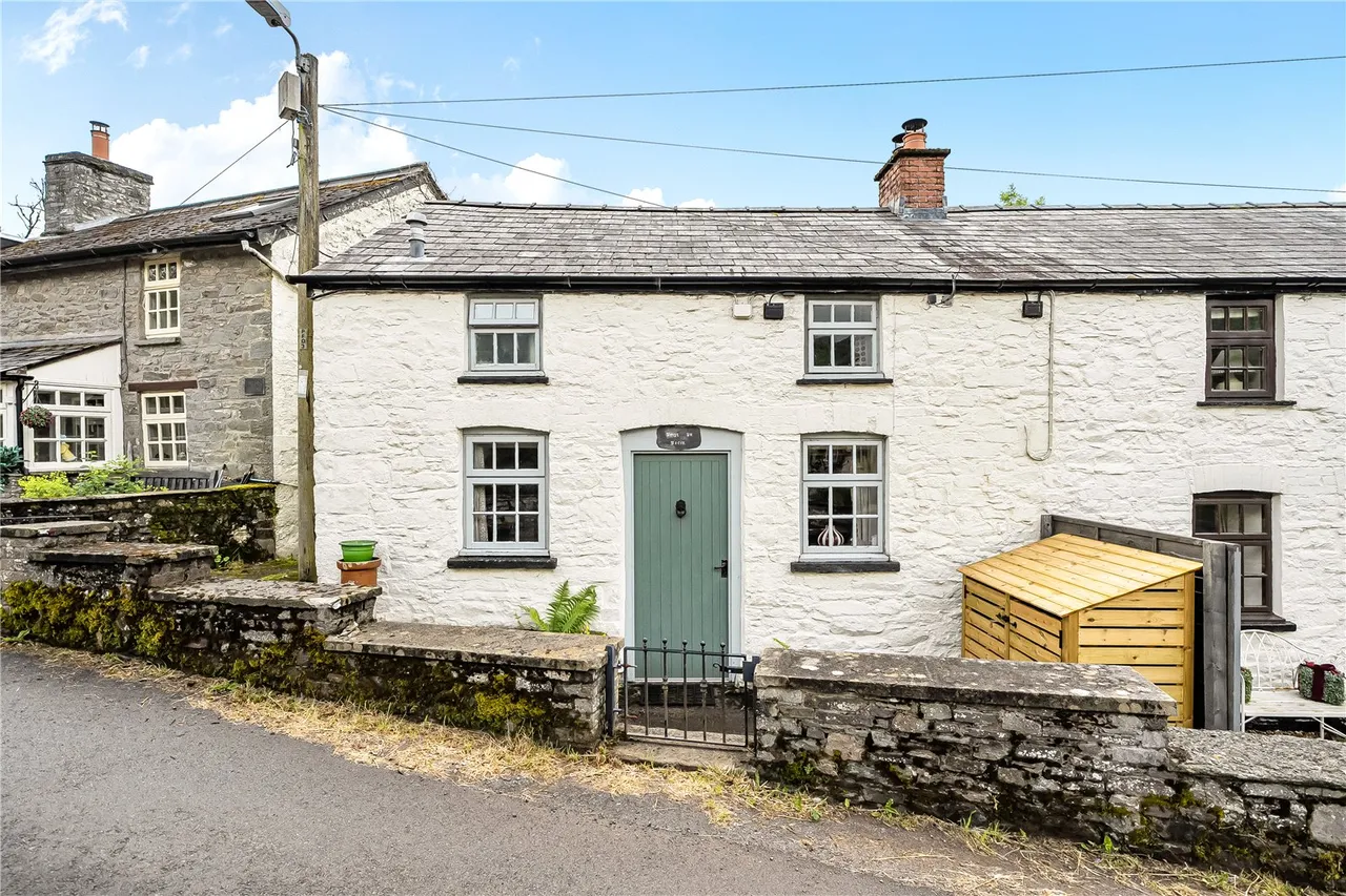 2 bed house for sale — Pontfaen, Brecon, Powys, LD3 9RR