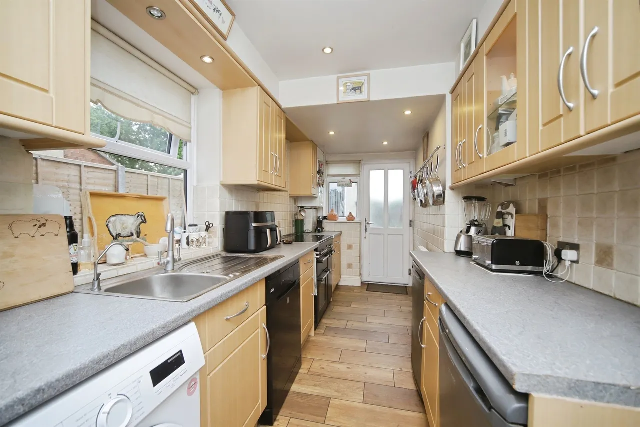 Priory Avenue, Taunton, photo 3