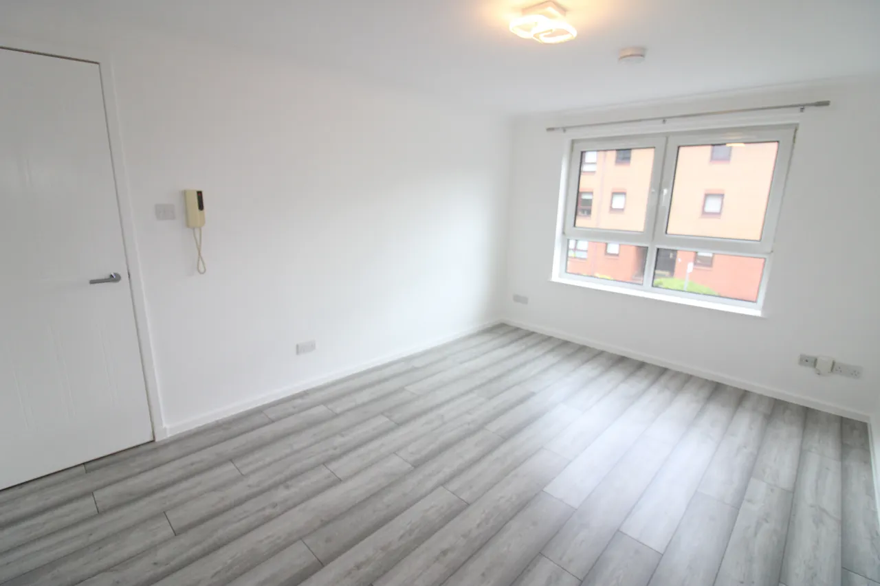 Woodlands Court, Old Kilpatrick, G60, photo 2