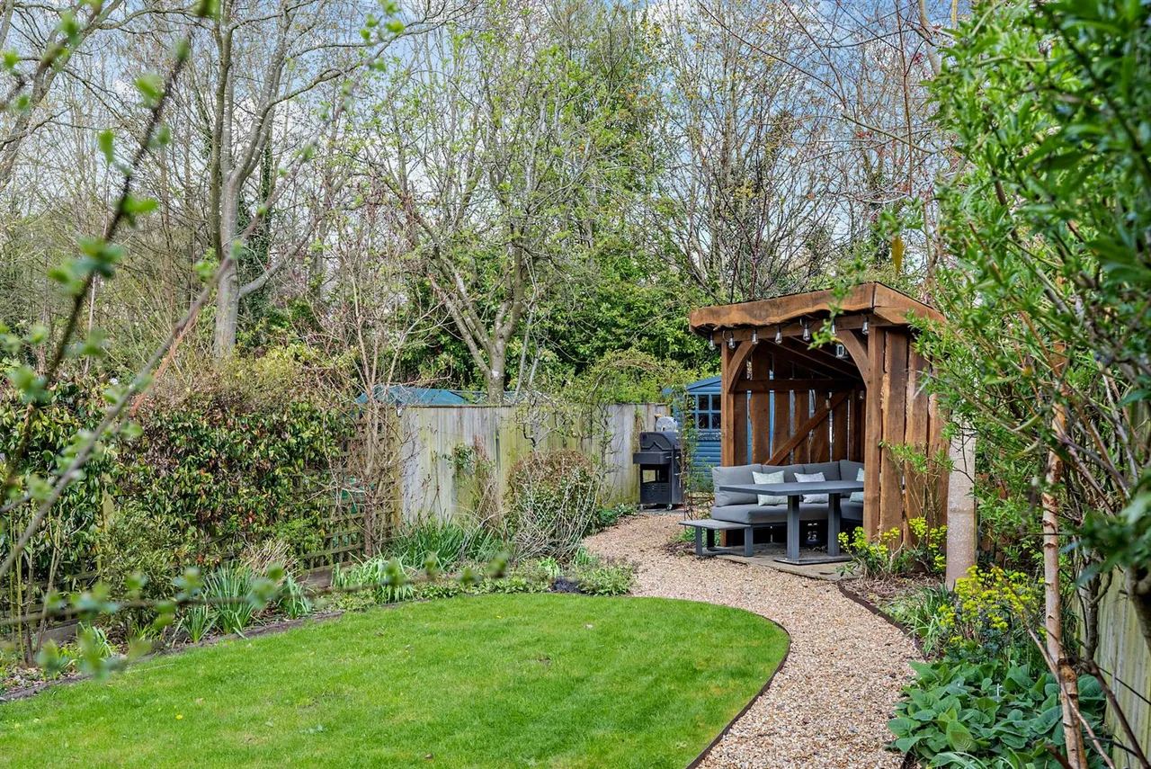 Northcroft Close, Englefield Green, Egham, Surrey, TW20 0DY, photo 41