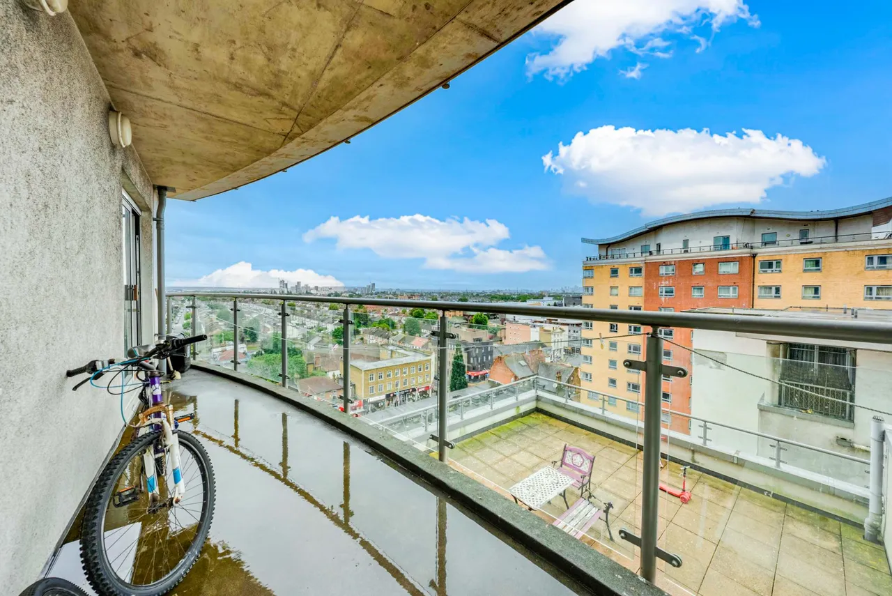 Axon Place, Ilford, IG1, photo 3