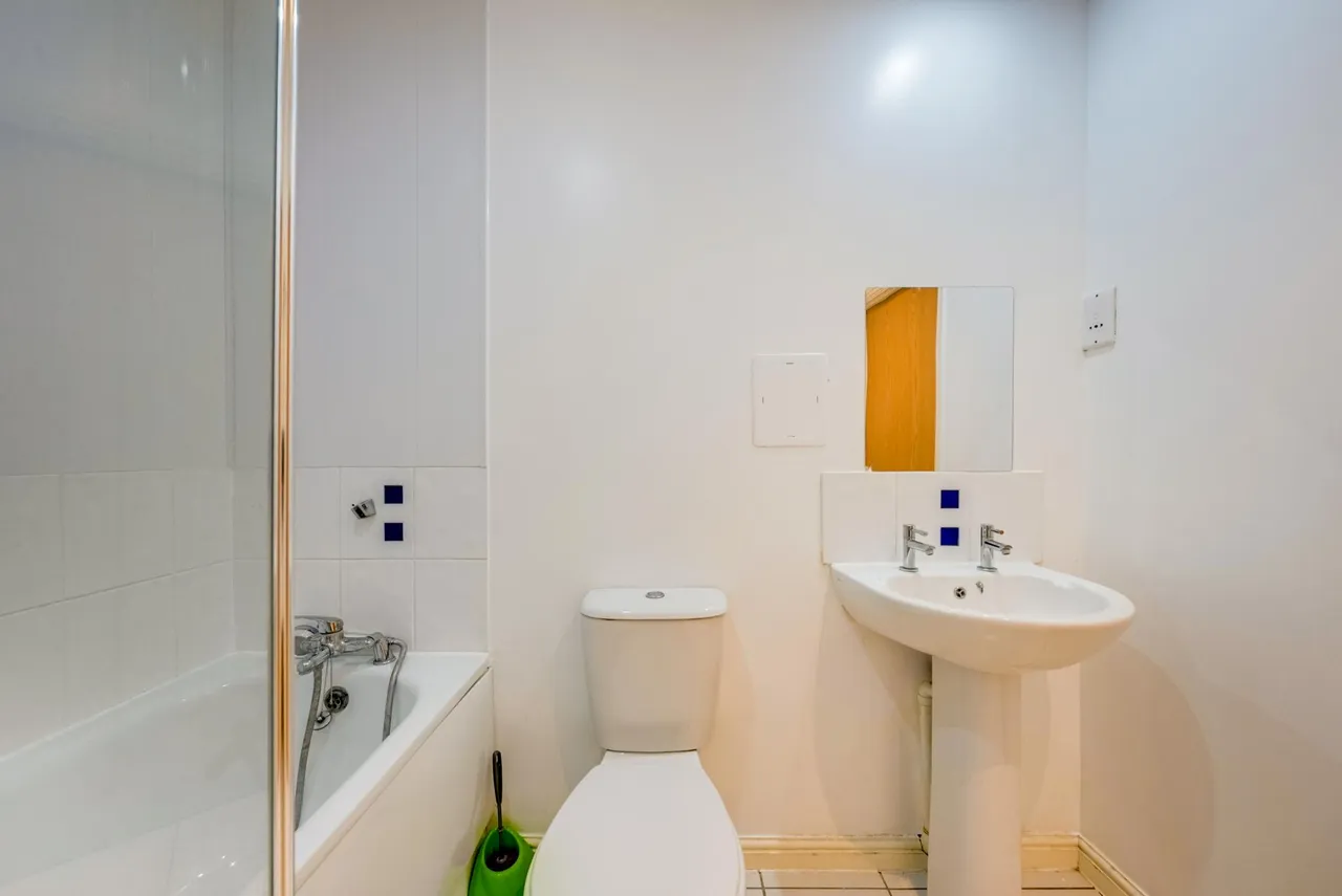 Axon Place, Ilford, IG1, photo 14