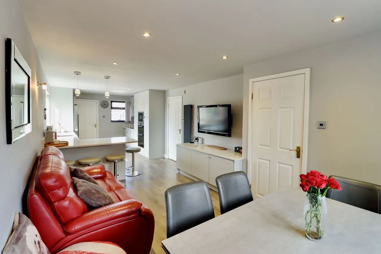 Pot House Road, Bradford, BD6, photo 3