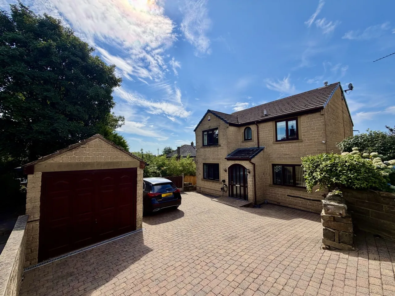 4 bed house for sale, Pot House Road, Bradford, BD6