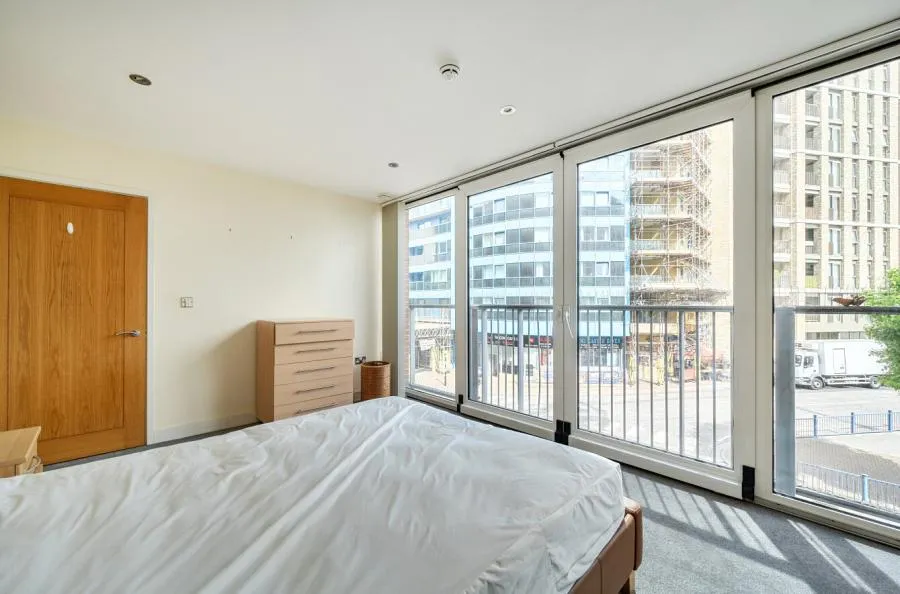 Western Gateway, Excel, E16, photo 3