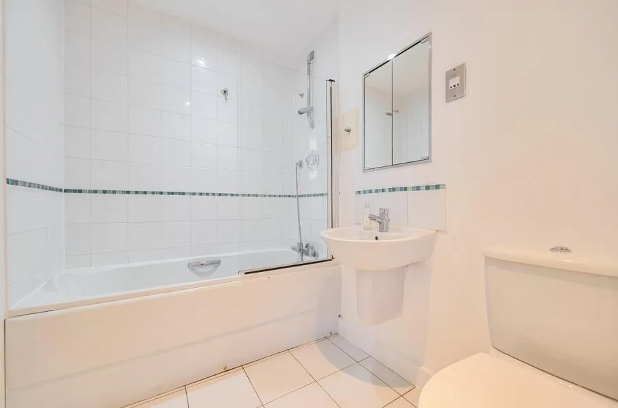 Western Gateway, Excel, E16, photo 9