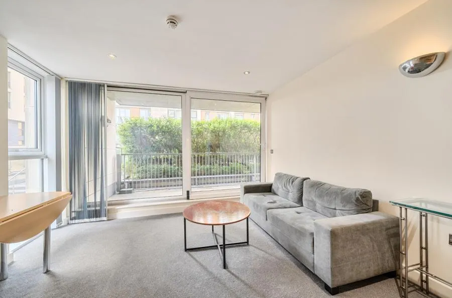 Western Gateway, Excel, E16, photo 7