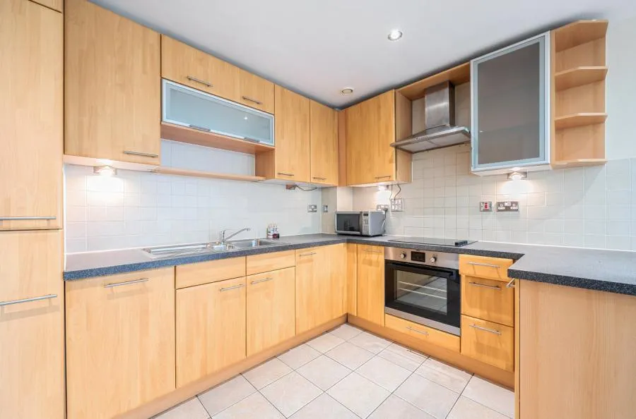 Western Gateway, Excel, E16, photo 2