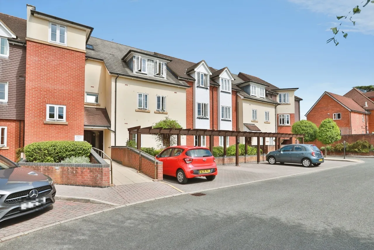 2 bed flat for sale, Jenner Close, Verwood, BH31