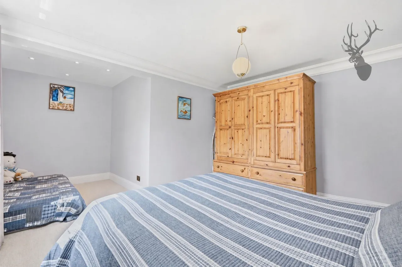 Dukes Avenue, Theydon Bois, CM16, photo 28