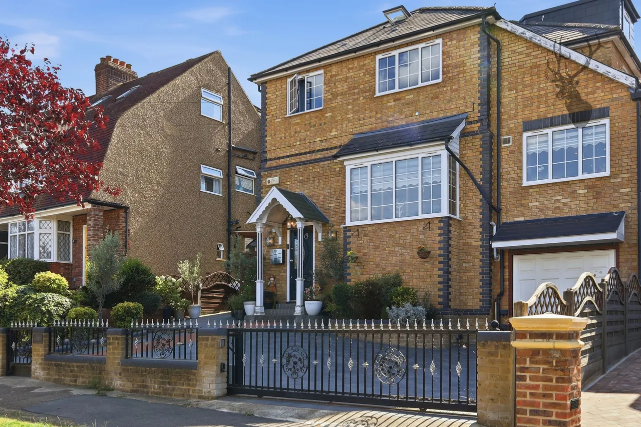 Dukes Avenue, Theydon Bois, CM16, photo 44