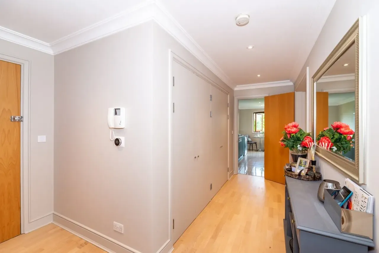 Star Place, E1W, photo 2