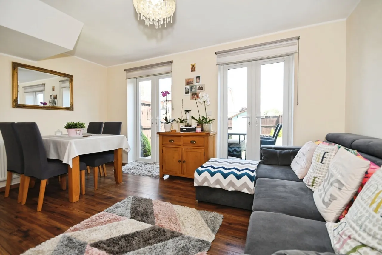 3 bed house for sale — Church Drive, Shirebrook, Mansfield, Derbyshire, NG20
