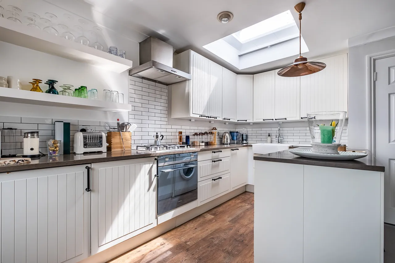 Upper Addison Gardens, London, W14, photo 5