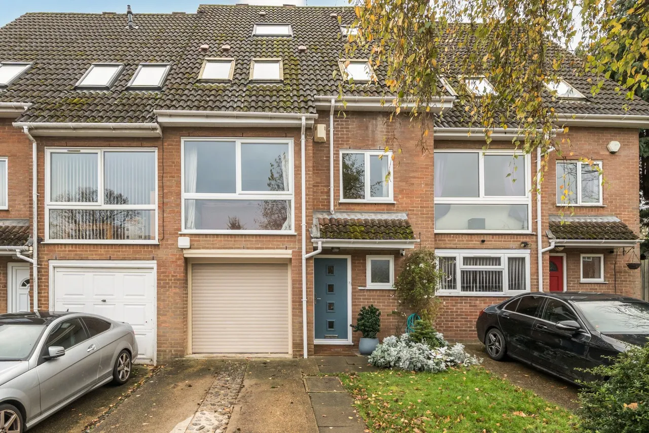 4 bed house for sale — Romney Drive, BR1