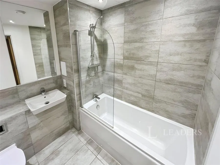 Stirling Drive, Luton, LU2, photo 12