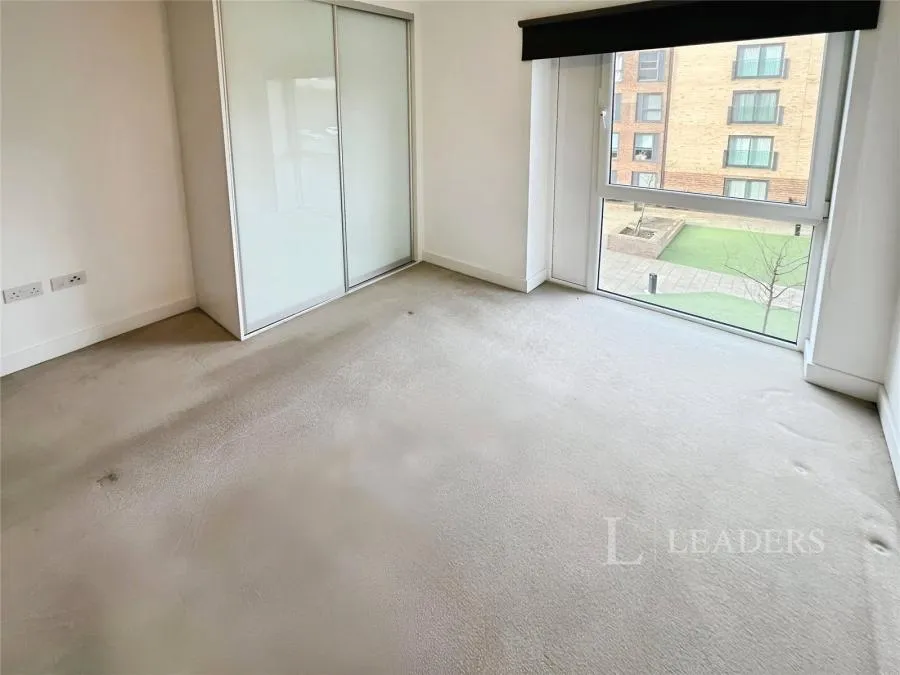 Stirling Drive, Luton, LU2, photo 8