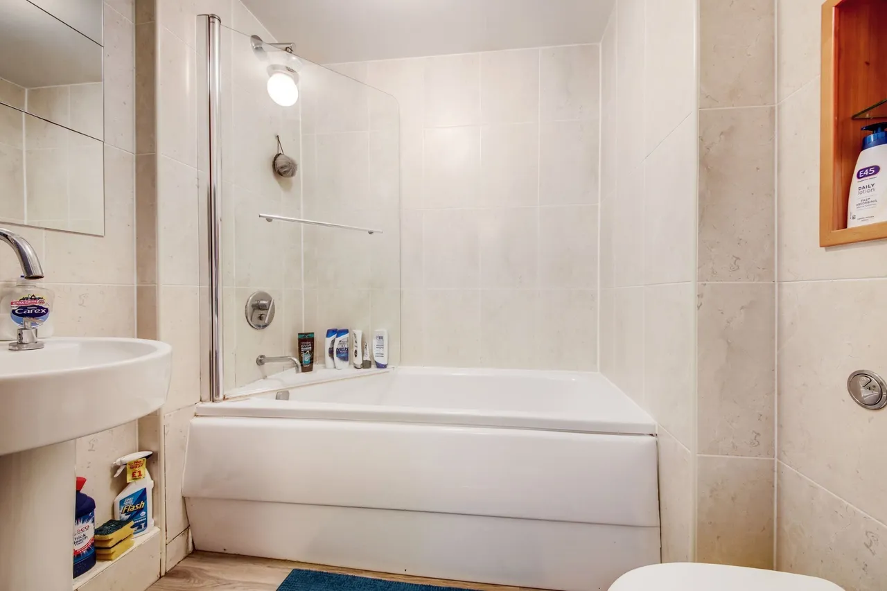 Cameronian Square, Worsdell Drive, NE8, photo 10