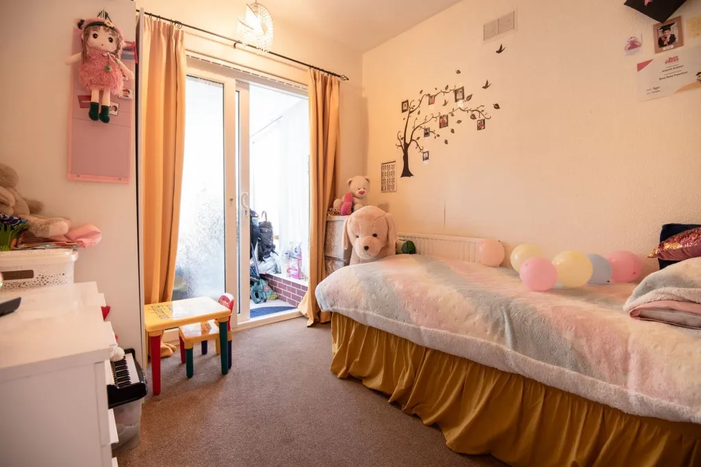 First Avenue, Wellingborough, NN8, photo 8