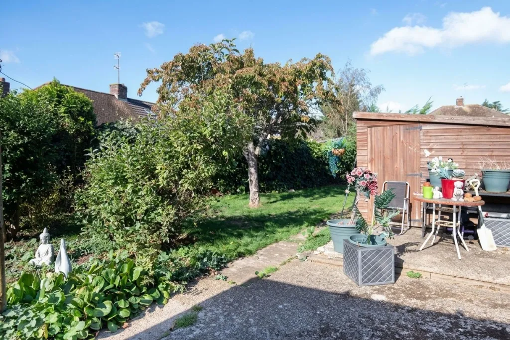 First Avenue, Wellingborough, NN8, photo 11