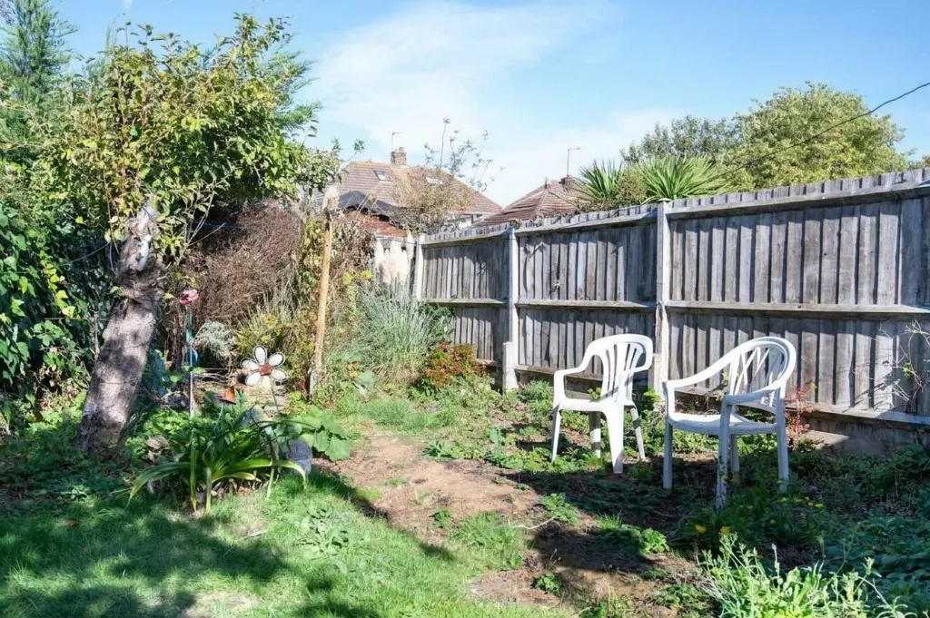 First Avenue, Wellingborough, NN8, photo 13