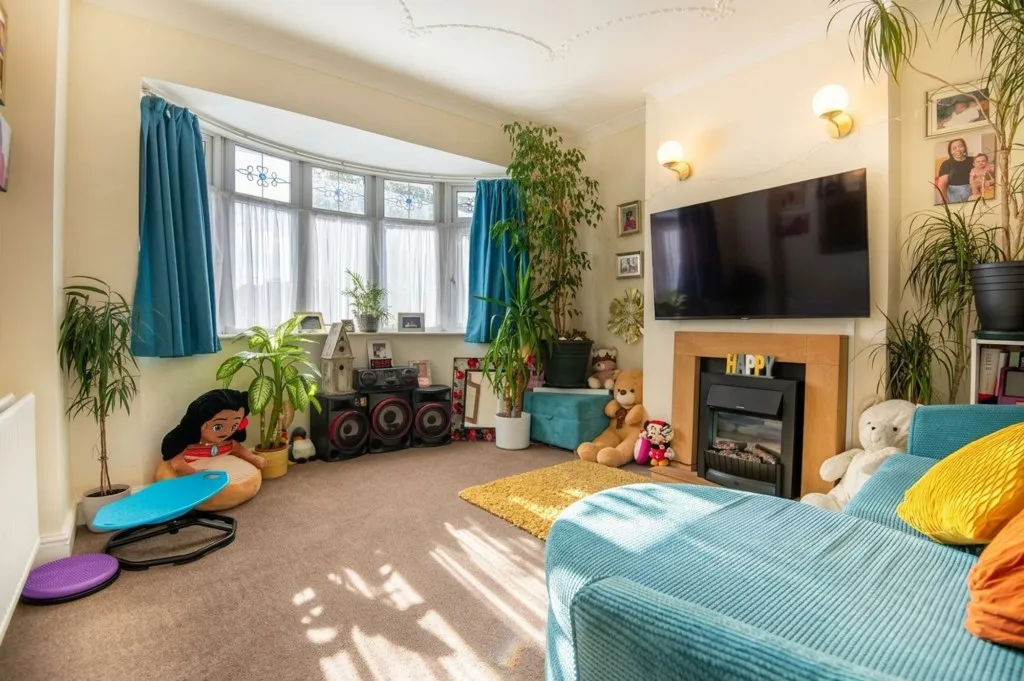 First Avenue, Wellingborough, NN8, photo 2