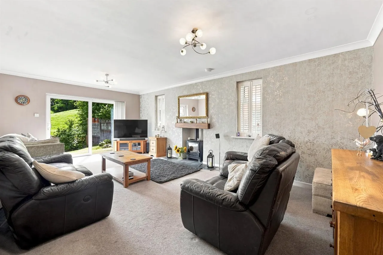 Springbank, Bollington, photo 2